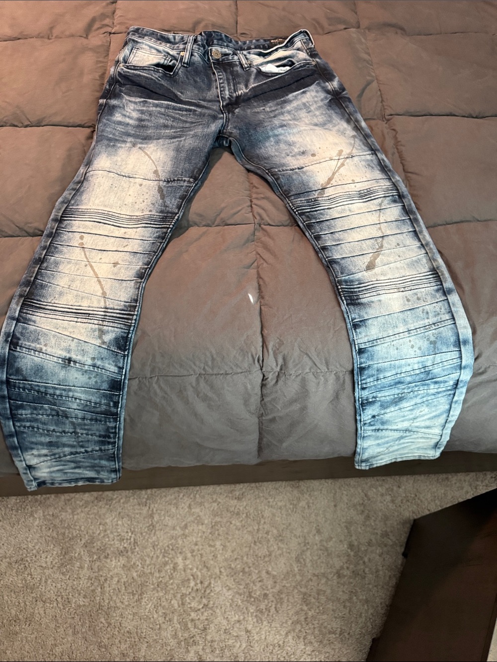 Slim Straight Men's Jeans in Washed Light Blue with Moto Ribbing
